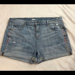 Old Navy Women’s Lightwash Boyfriend Jean Shorts
